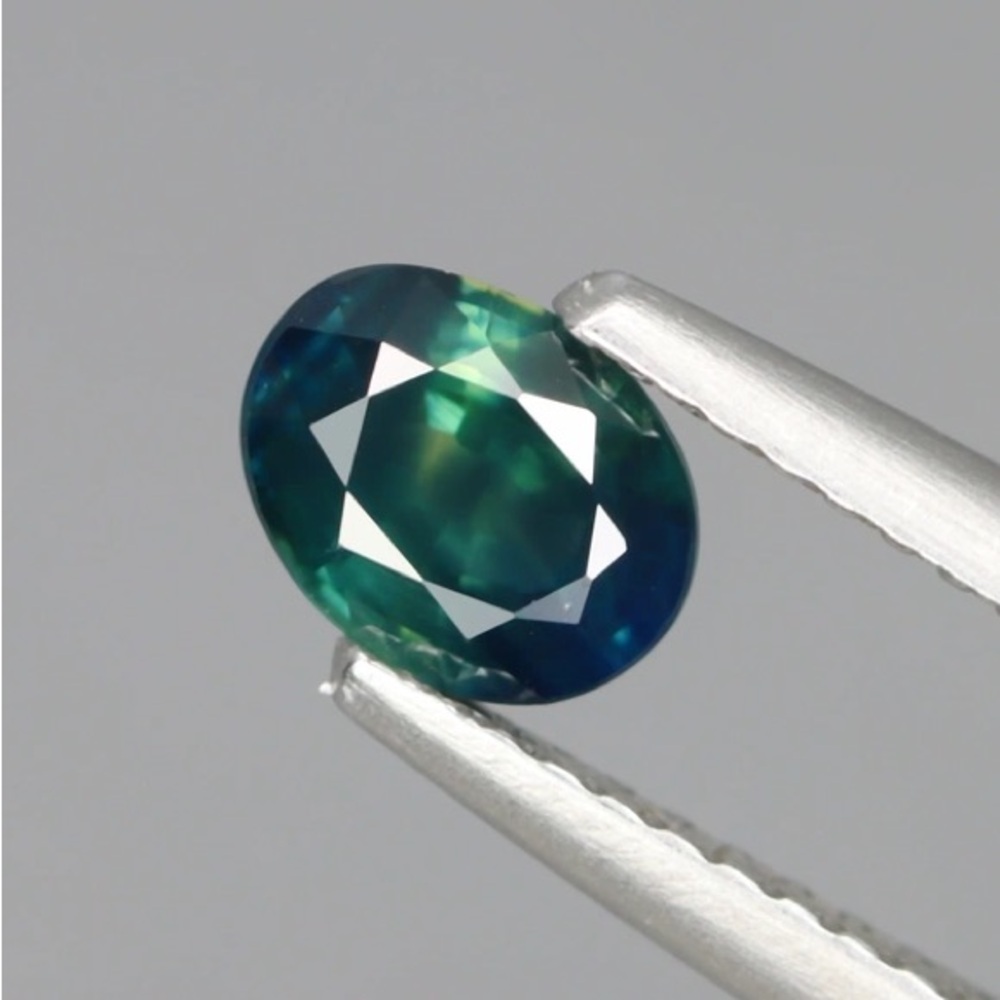 0.845 CT Natural Bi-Color Sapphire. Only Heated Oval Gem